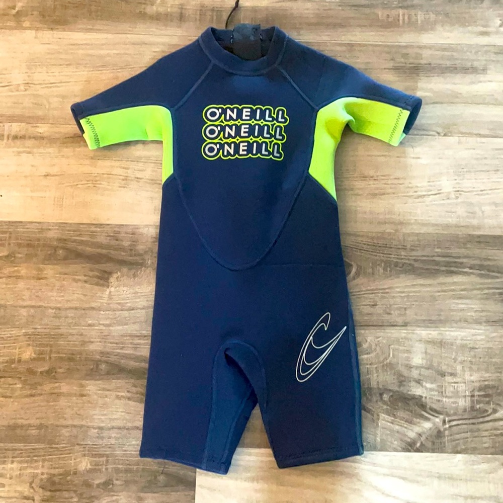 O’neill kids wetsuit size 4. Great condition!